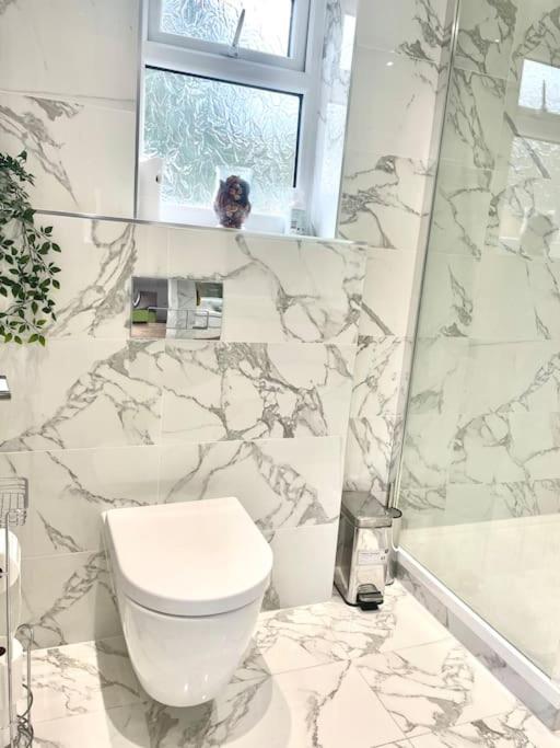 Stunning 1 Bedroom And Double Sofa Bed Near Train Station Southampton Ngoại thất bức ảnh