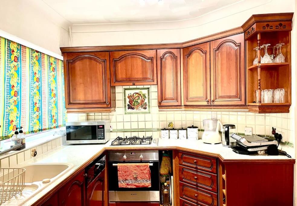 Stunning 1 Bedroom And Double Sofa Bed Near Train Station Southampton Ngoại thất bức ảnh